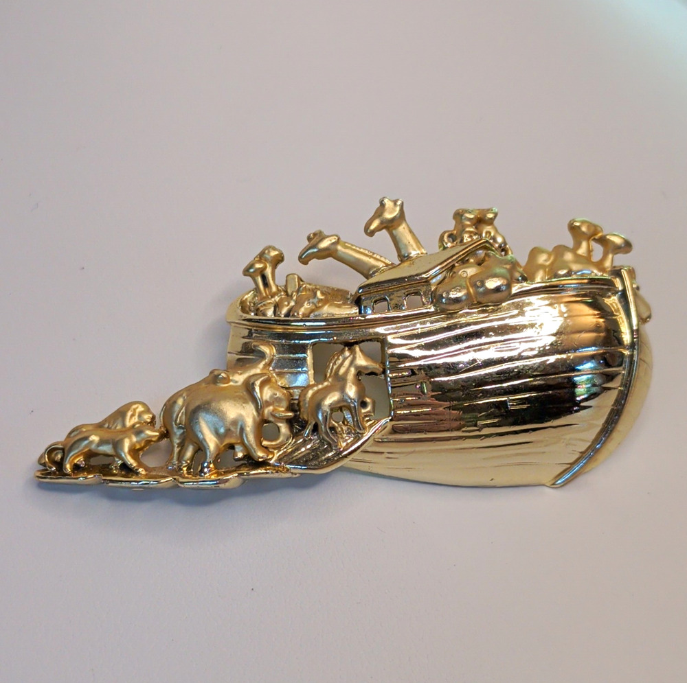 Vintage AJC Noahs Ark Brooch Dual Finish Matte Gloss Gold Tone Novelty Pin OS